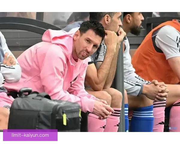 梅西国家队退队风波引发球迷与球员间紧张关系升级，值得关注。